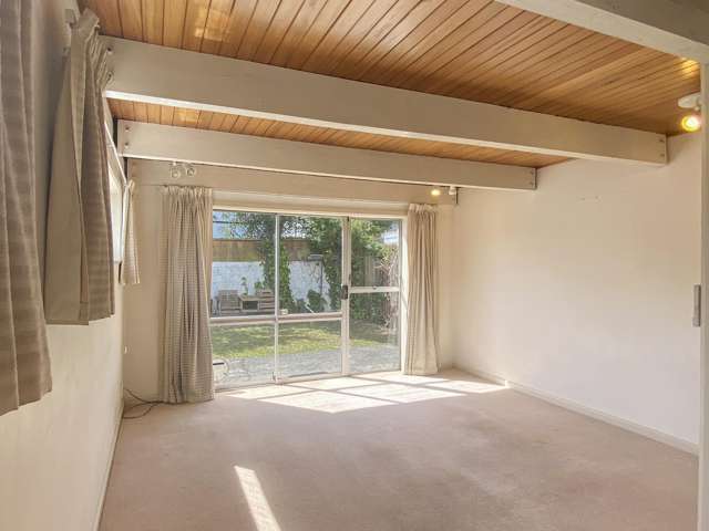 2/108 Office Road Merivale_4