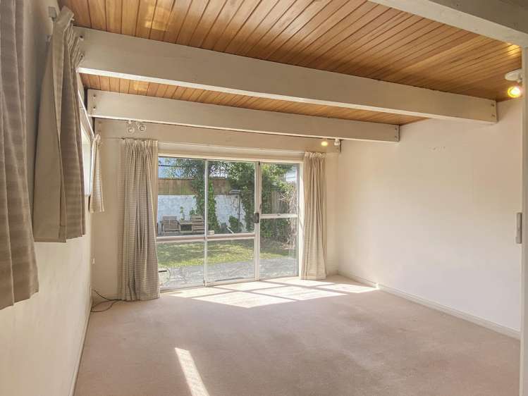 2/108 Office Road Merivale_4