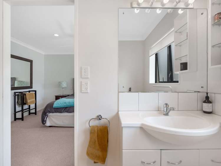 2 Four Oaks Place Pukekohe_17