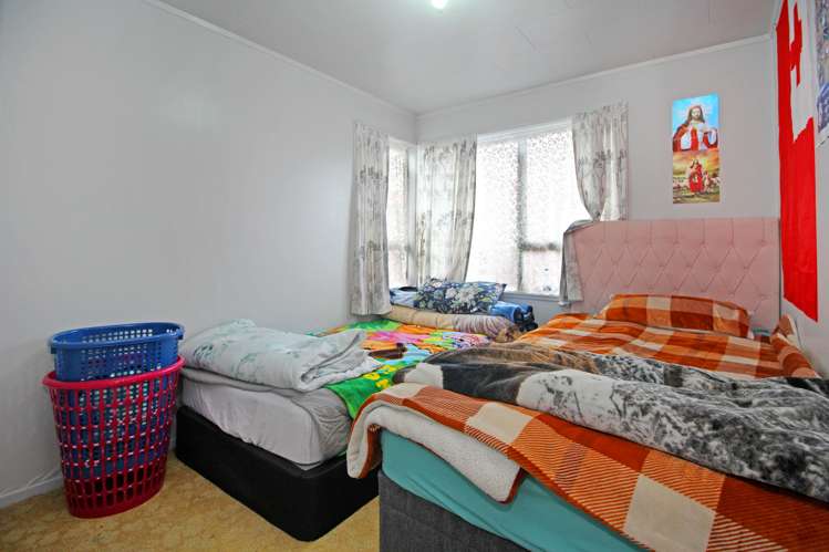 74 Sikkim Crescent Clover Park_6