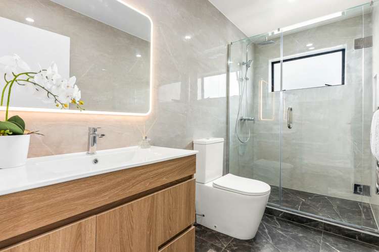 14A Tory Street Mt Roskill_20