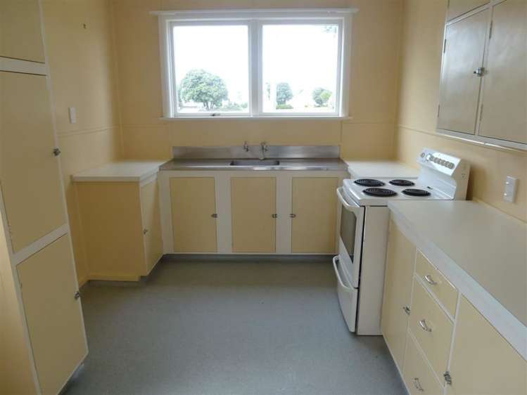 38 Devon Crescent Bulls_8