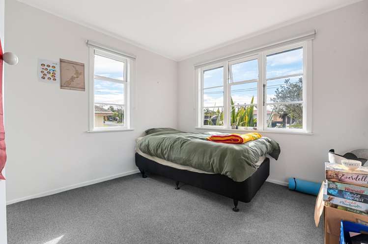 9 Richan Street Glenview_12