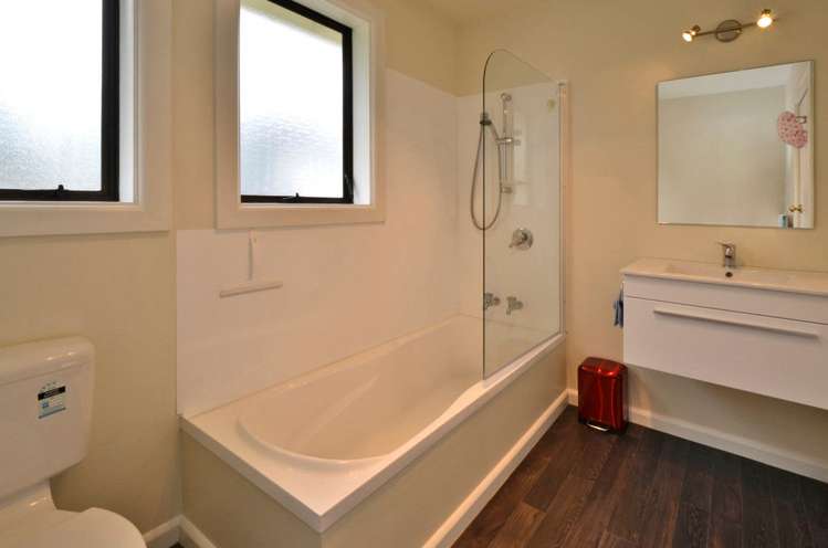 17 De Havilland Street Hornby_6