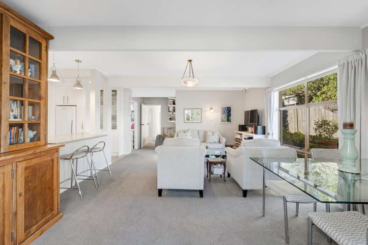 2/13A Wilbur Place Sunnyhills_8