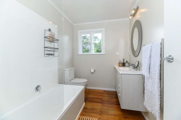 32 South Lynn Road Titirangi_12