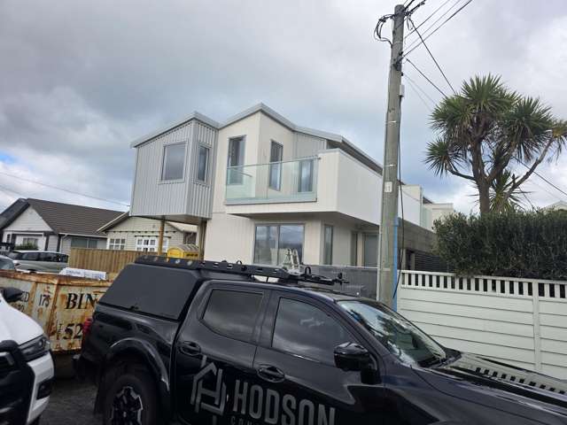 26 Resolution Street Lyall Bay_1