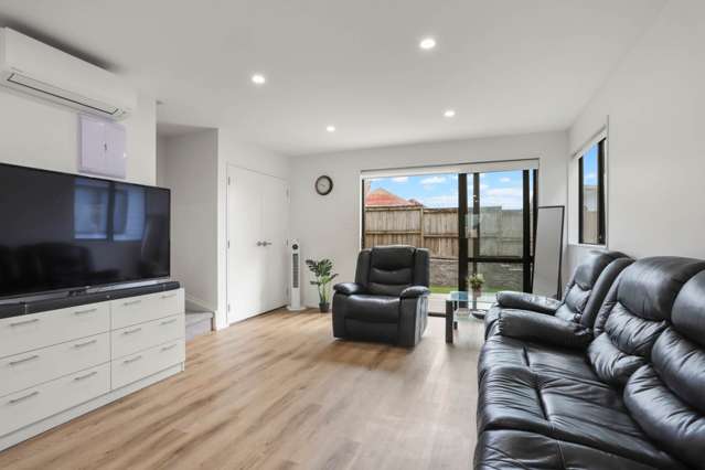 8/25 Vodanovich Road Te Atatu South_2