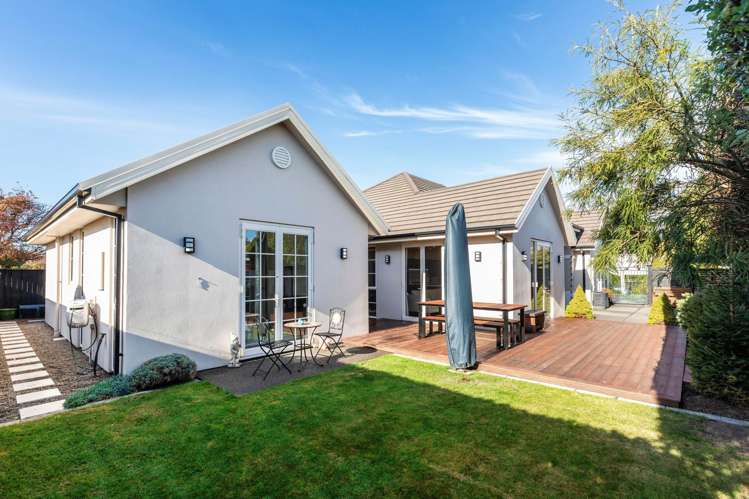 2 Applefield Court Northwood_28