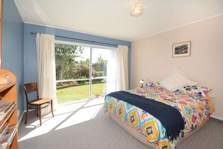 16 Kennard Crescent Karitane_13