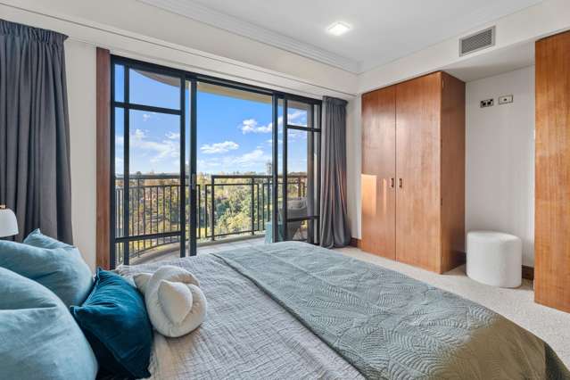 Premium Parkside Position