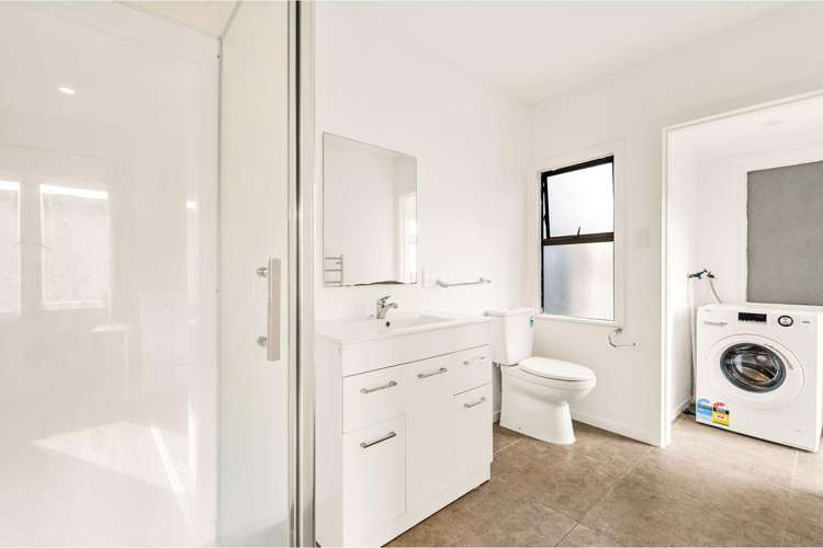9 Ruihi Street Victoria_20