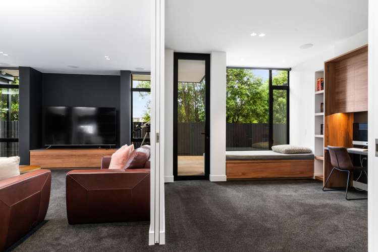 49 St Andrews Square Strowan_10