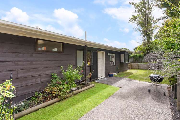 2/865 Beach Road Waiake_14