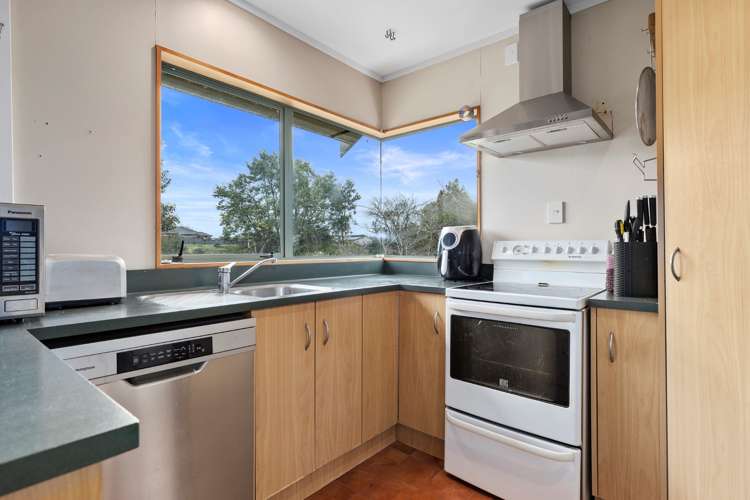 17b Morrison Crescent Glenview_5