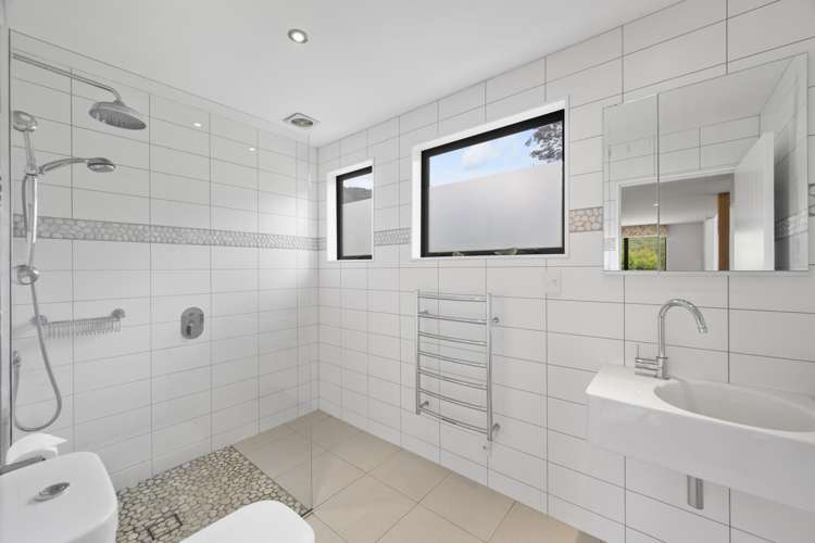 28 Lady Cobham Grove Anakiwa and Surrounds_19