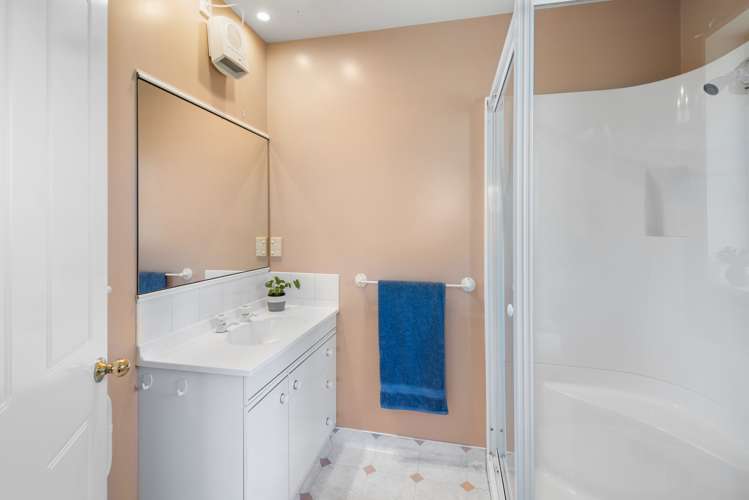 6 Durrell Way Rolleston_13