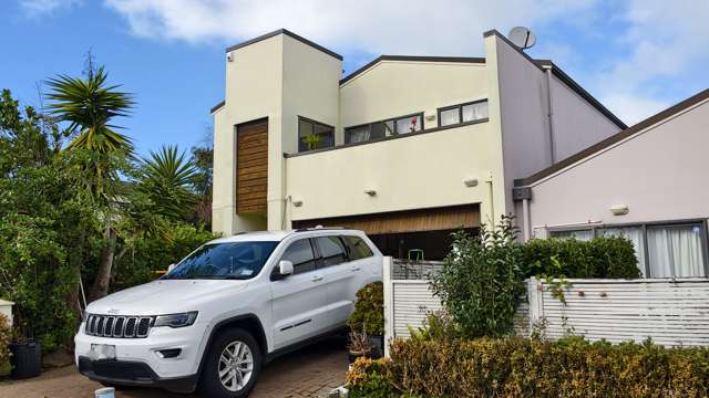 Smart, Spacious & Low-Maintenance in Golflands