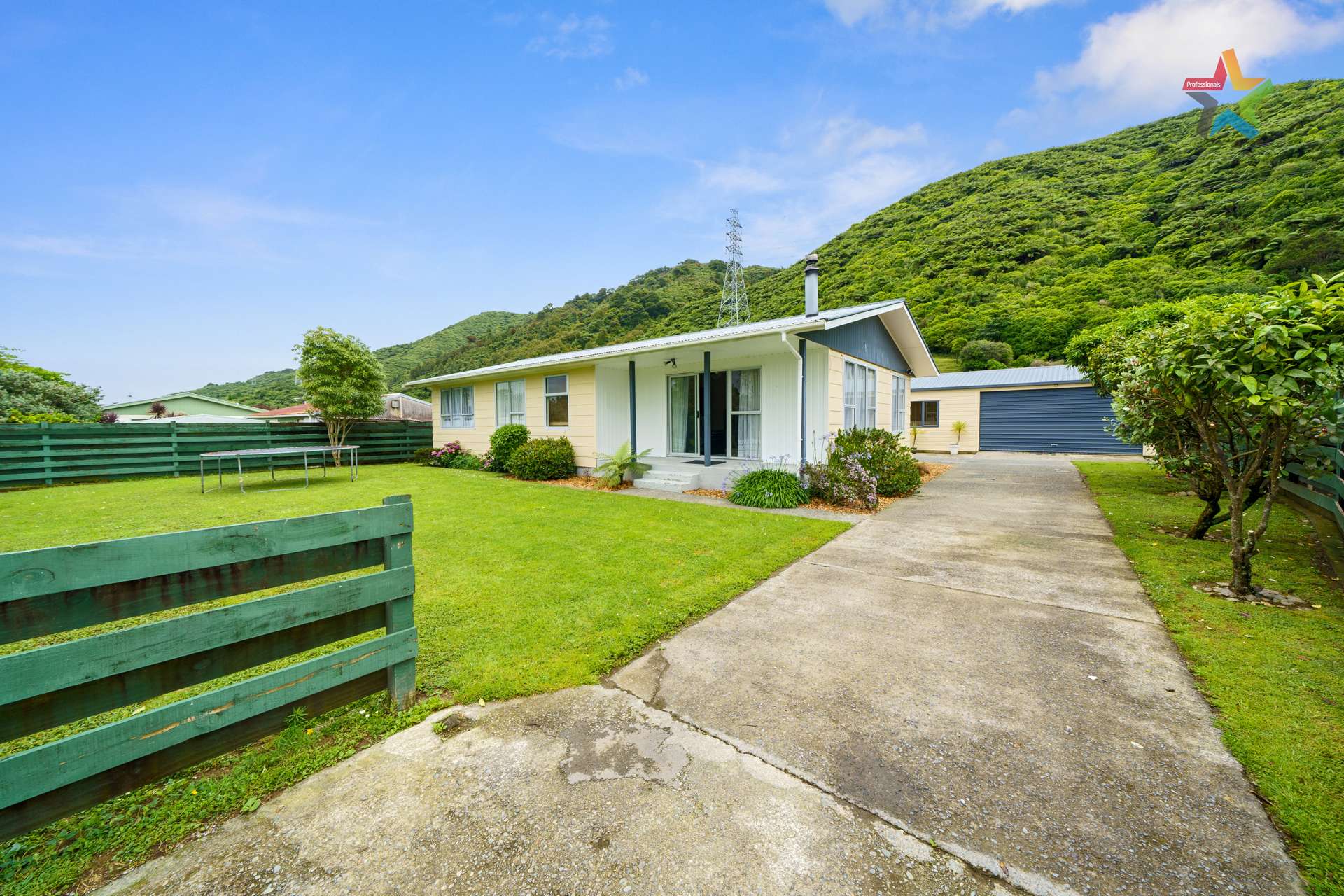 25 Larchmont Grove Totara Park_0