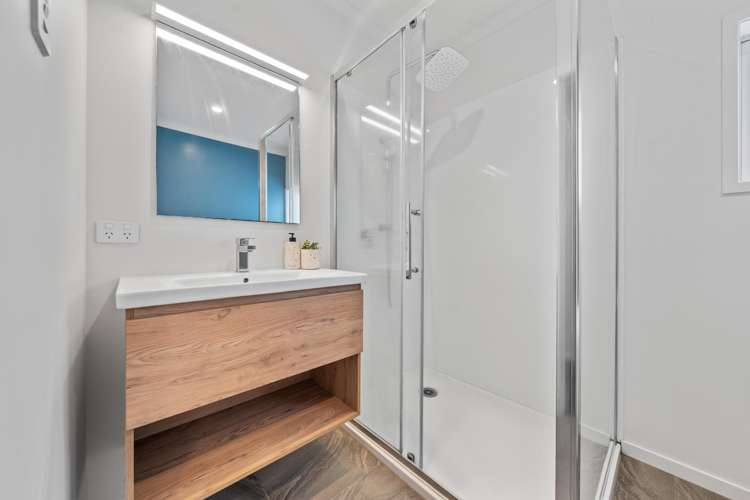 13e York Crescent Westown_11