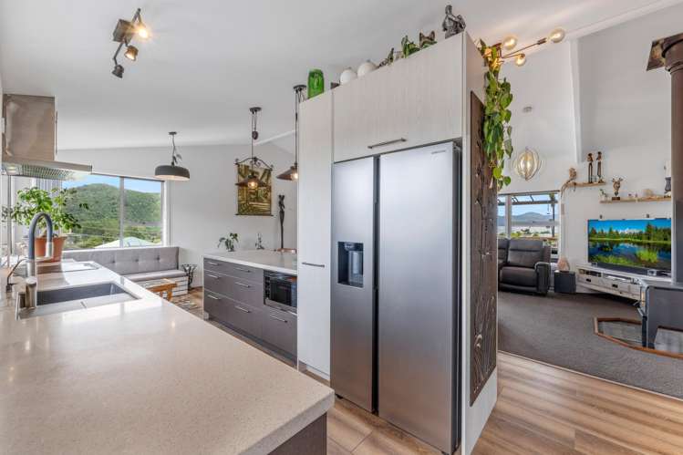 32 Moana View Road Waikawa Bay_10