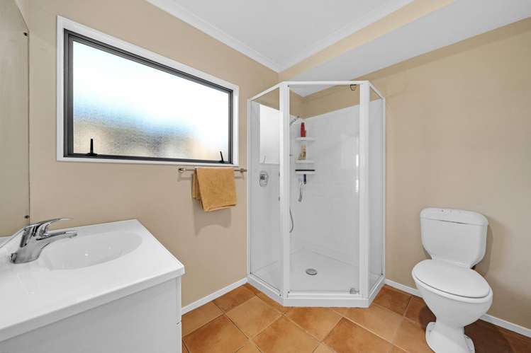 7 Amesbury Rise Henderson_9