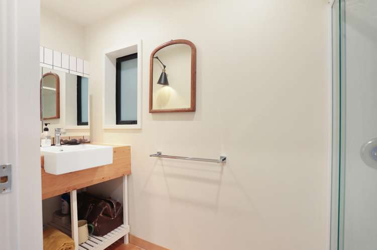 105 Laingholm Drive Laingholm_23