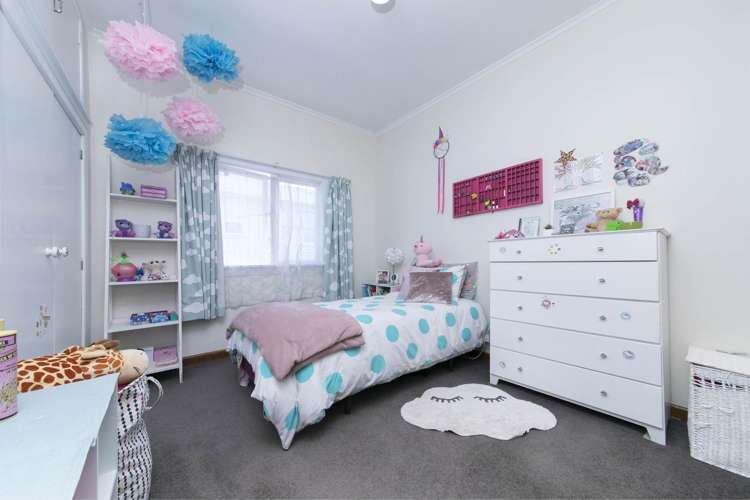 63 Fruitvale Road New Lynn_11