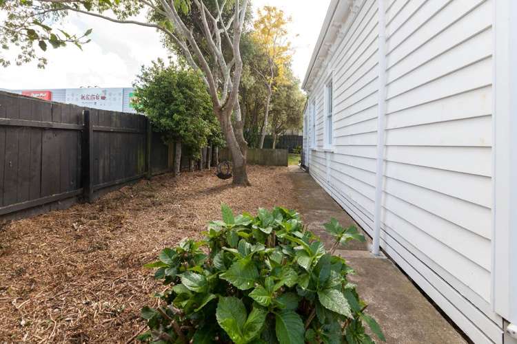 12 Mount Smart Road Royal Oak_24