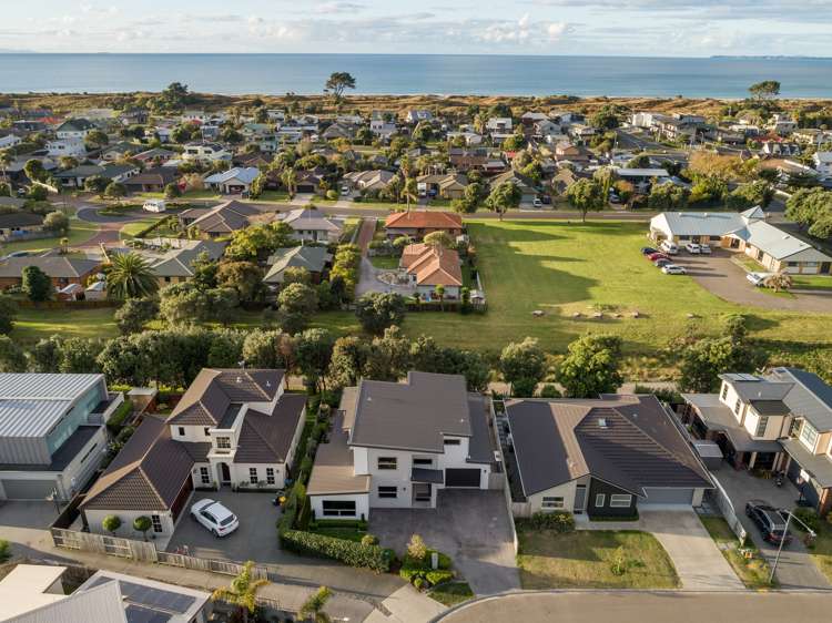 10 Ella Place Papamoa_1