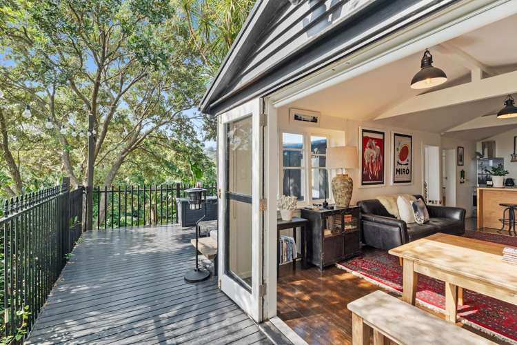 8 Fourth Avenue Onetangi_16