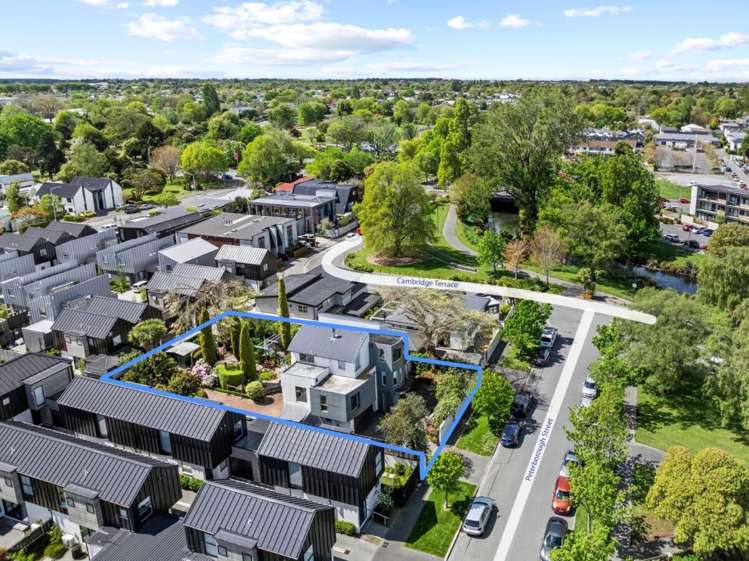 227 Peterborough Street City Centre_16