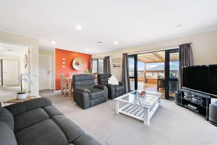 21 Whitbourne Heights Manurewa_3
