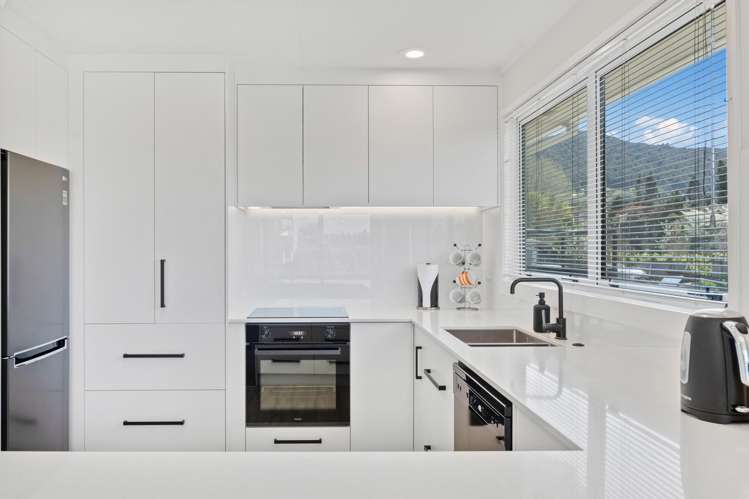 19 Alison Street Mangakakahi_10