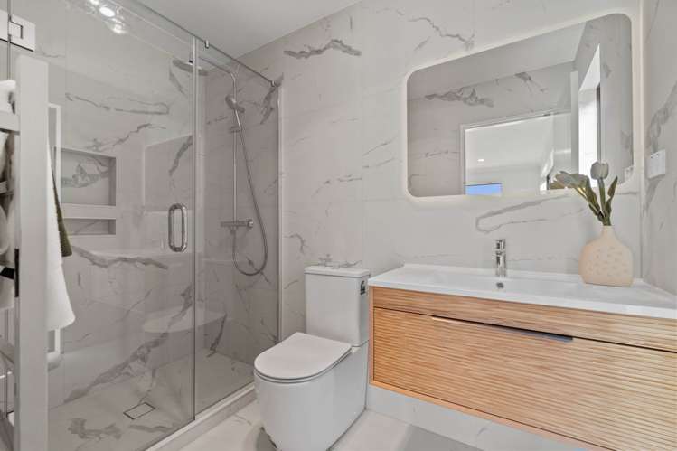 88B Norman Lesser Drive St Johns_26