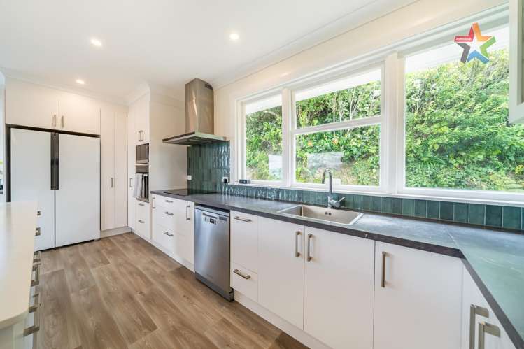 79 Miromiro Road Normandale_11