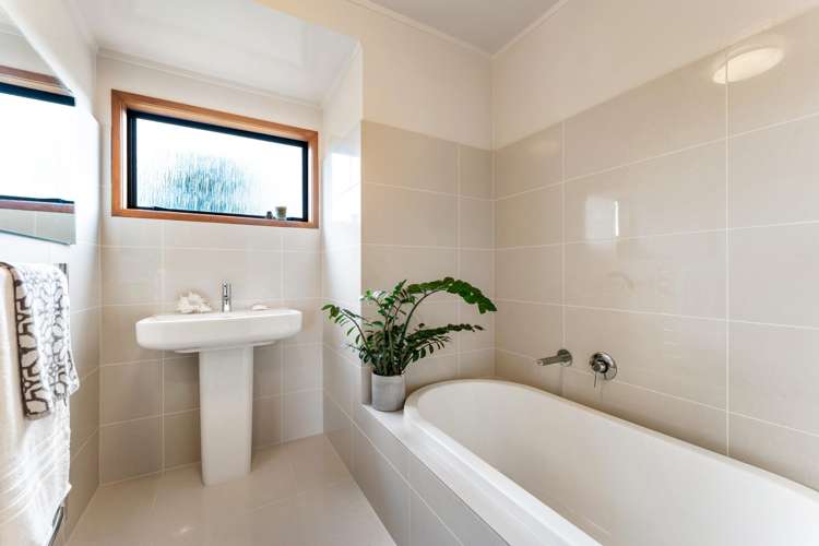 2/9 Newhaven Terrace Mairangi Bay_18
