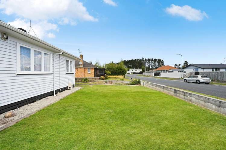 87 Montgomery Crescent Bader_15