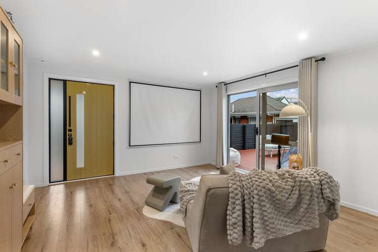 2/3 Camrose Place Glenfield_16