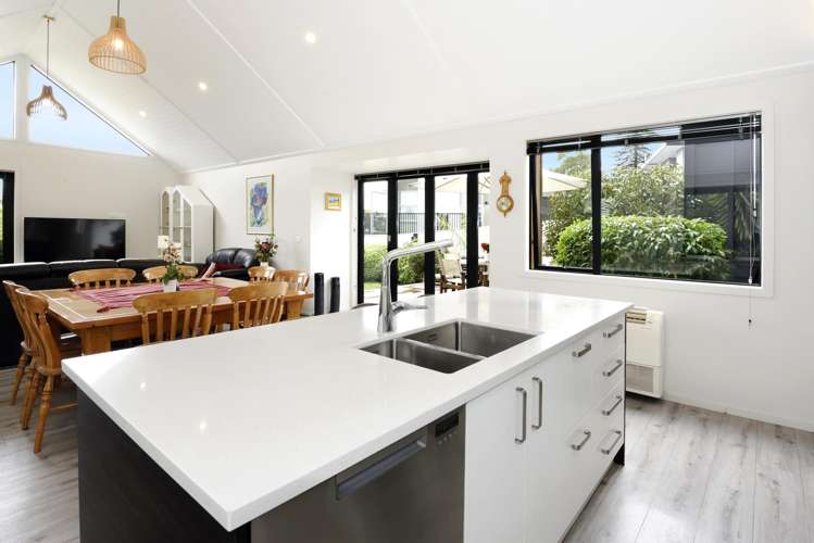 1 Andy Whiting Place Stoke_5