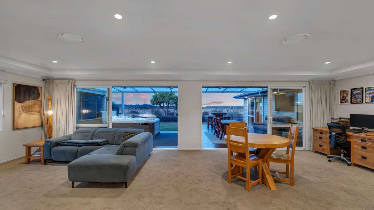 24 Pegasus Main Street_4