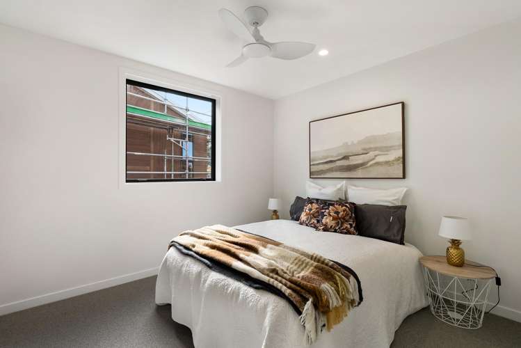 6 Cassino Terrace Mount Albert_12