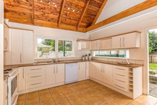 150 Edinburgh Street Pukekohe_3