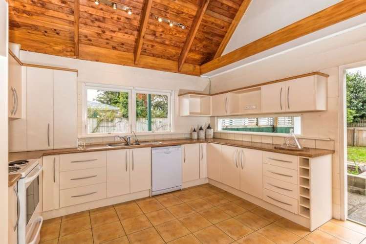 150 Edinburgh Street Pukekohe_3