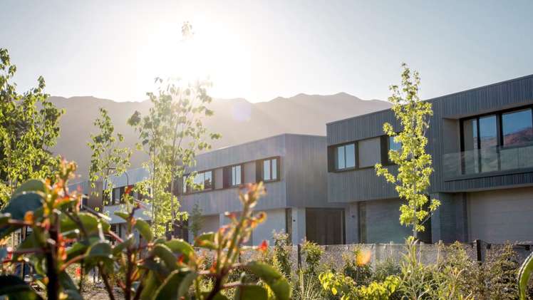 1 Starlight Court, Orchard Park,_4