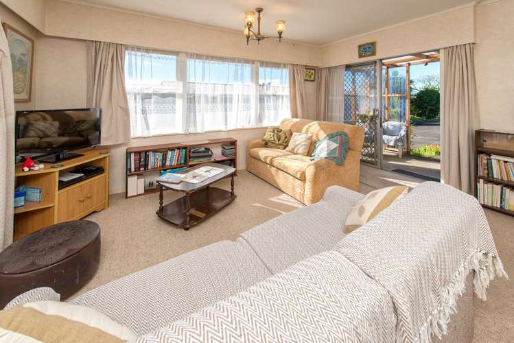 2/193 Queen Street Pukekohe_10