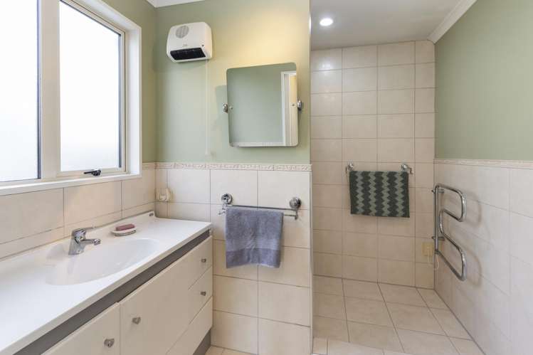 15 Becmead Drive Harewood_17