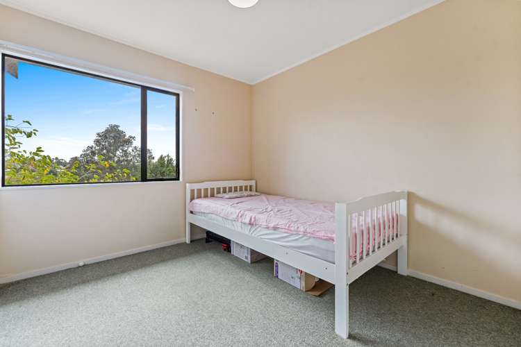 2/12 Helicon Place Totara Vale_16