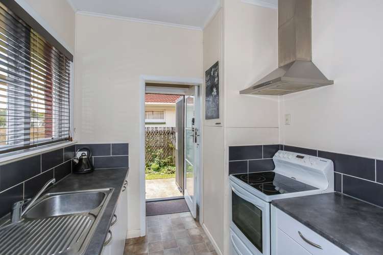 2/101a Clevedon Road Papakura_5