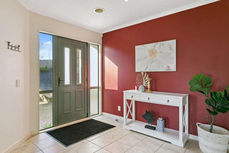 1 Becker Way Karori_11